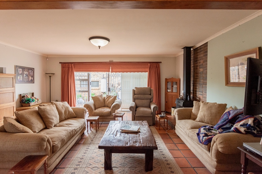 4 Bedroom Property for Sale in Middedorp Western Cape